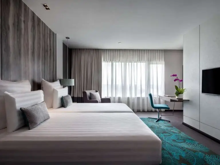 https://www.accorhotels.com/9731